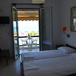 Ioli Pensionat 4*